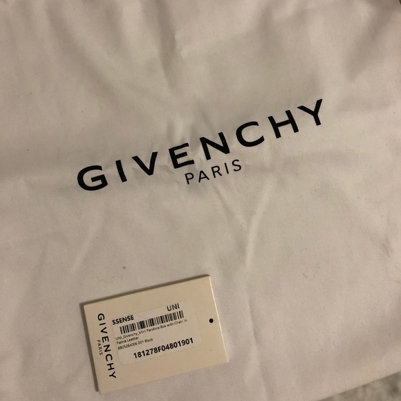 MINI ANTIGONA BAG IN GRAINED LEATHER - Picture 7 of 7